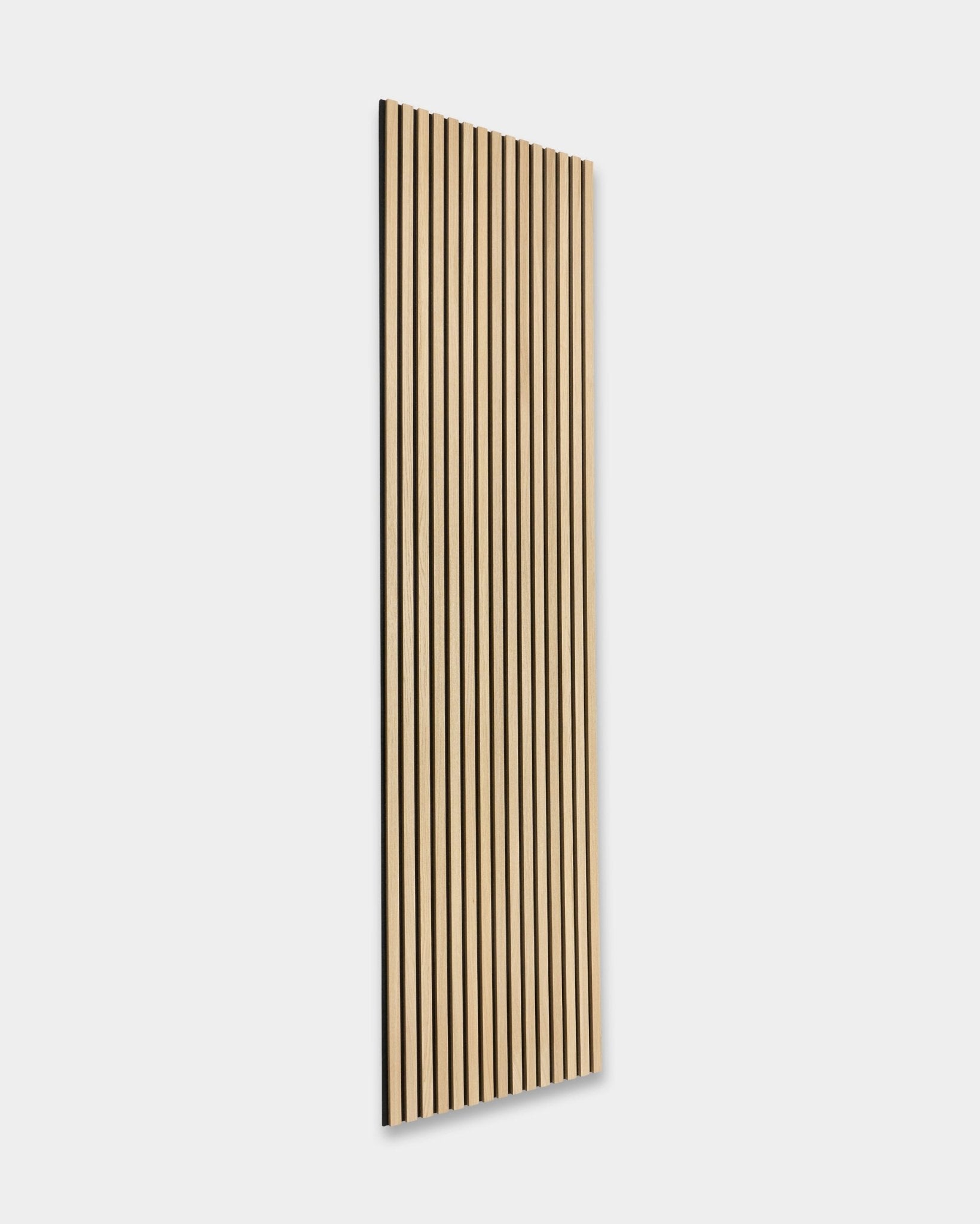 WoodUpp Original Akupanel Panel akustyczny w dekorze Classic Oak z podkładem filcowym black, 300x60 cm, z równomiernie rozmieszczonymi lamelami vertical w nordyckim stylu.