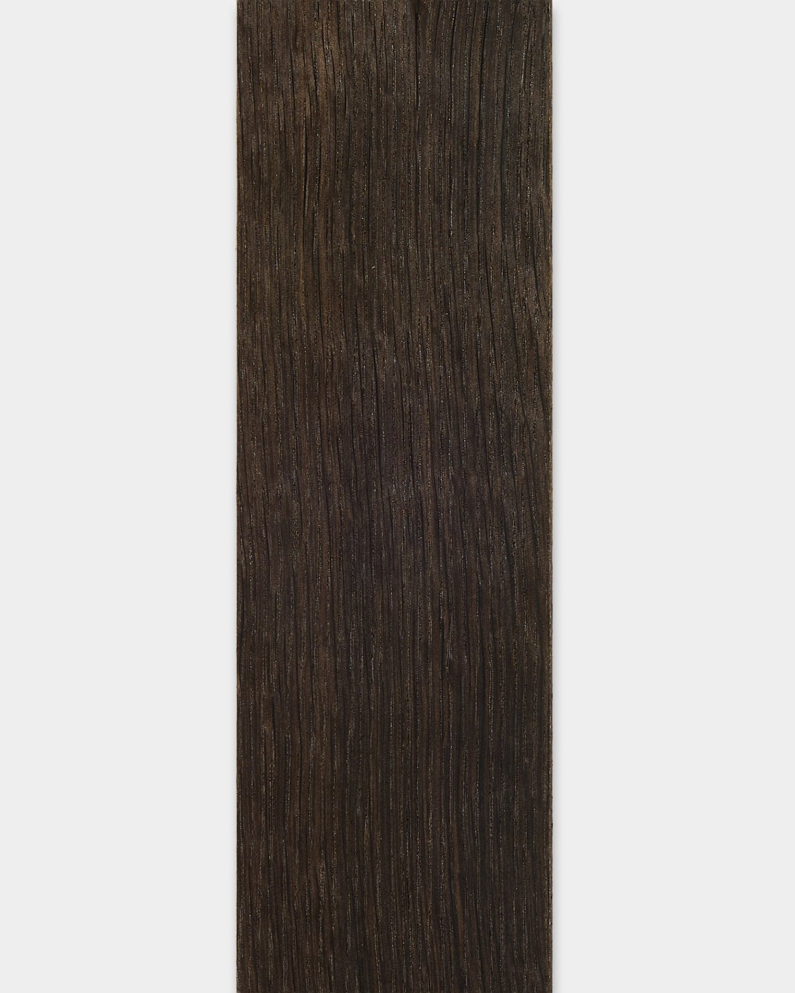 Listwa WoodUpp Lamella Rustic Smoked Oak, 240 cm, ma ciemne usłojenie drewna brown vertical; nadaje się do wykończenia krawędzi lub wymiany listew Panel akustyczny.