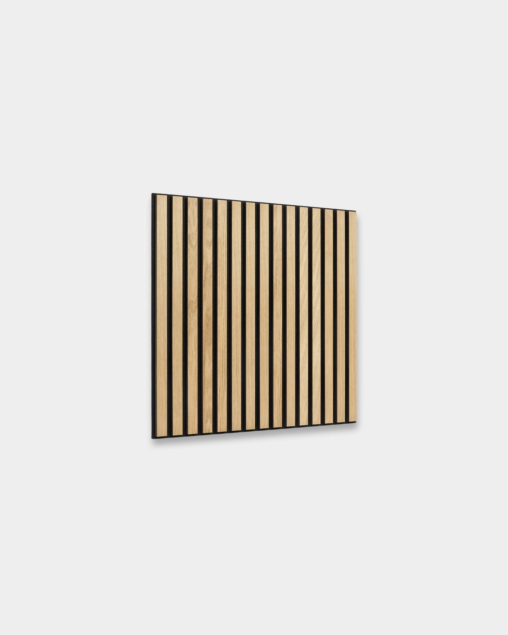 WoodUpp Akupixel Panel akustyczny, 60x60 cm, lamele z klasycznego dębu na filcu black i MDF, minimalistyczny skandynawski design inspirowany stylem nordyckim.