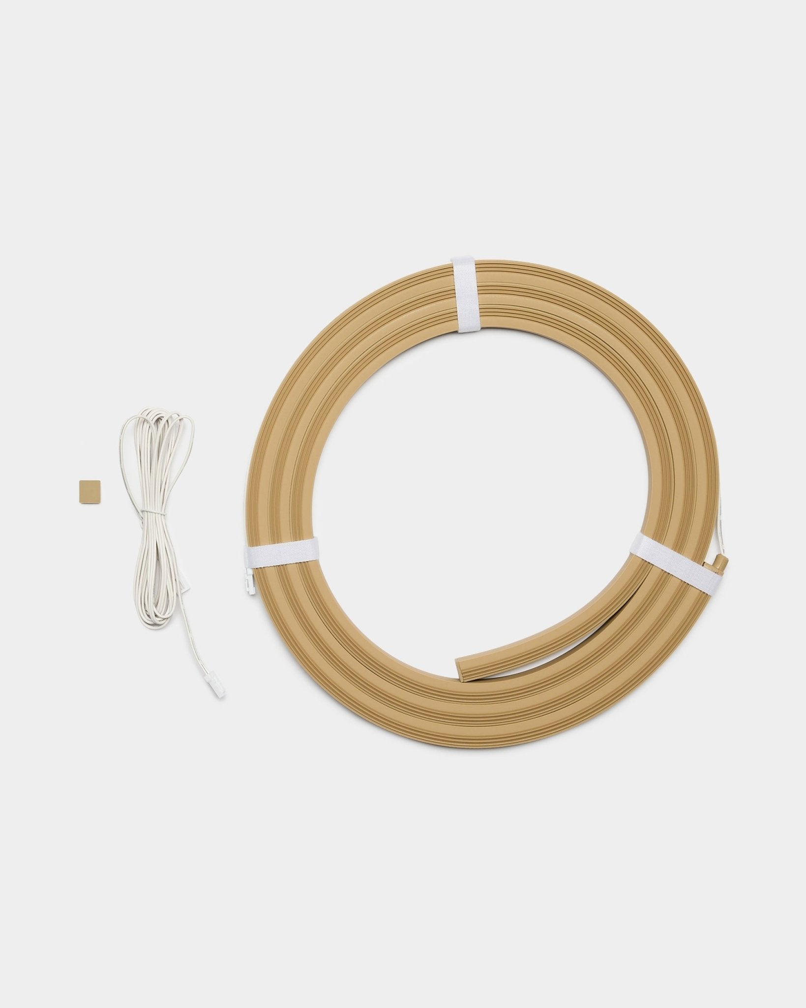 Taśma LED WoodUpp Lumi w kolorze beige, o długości 240 cm, zaprojektowana do integracji z panelami akustycznymi Akupanel lub innymi projektami LED WoodUpp.